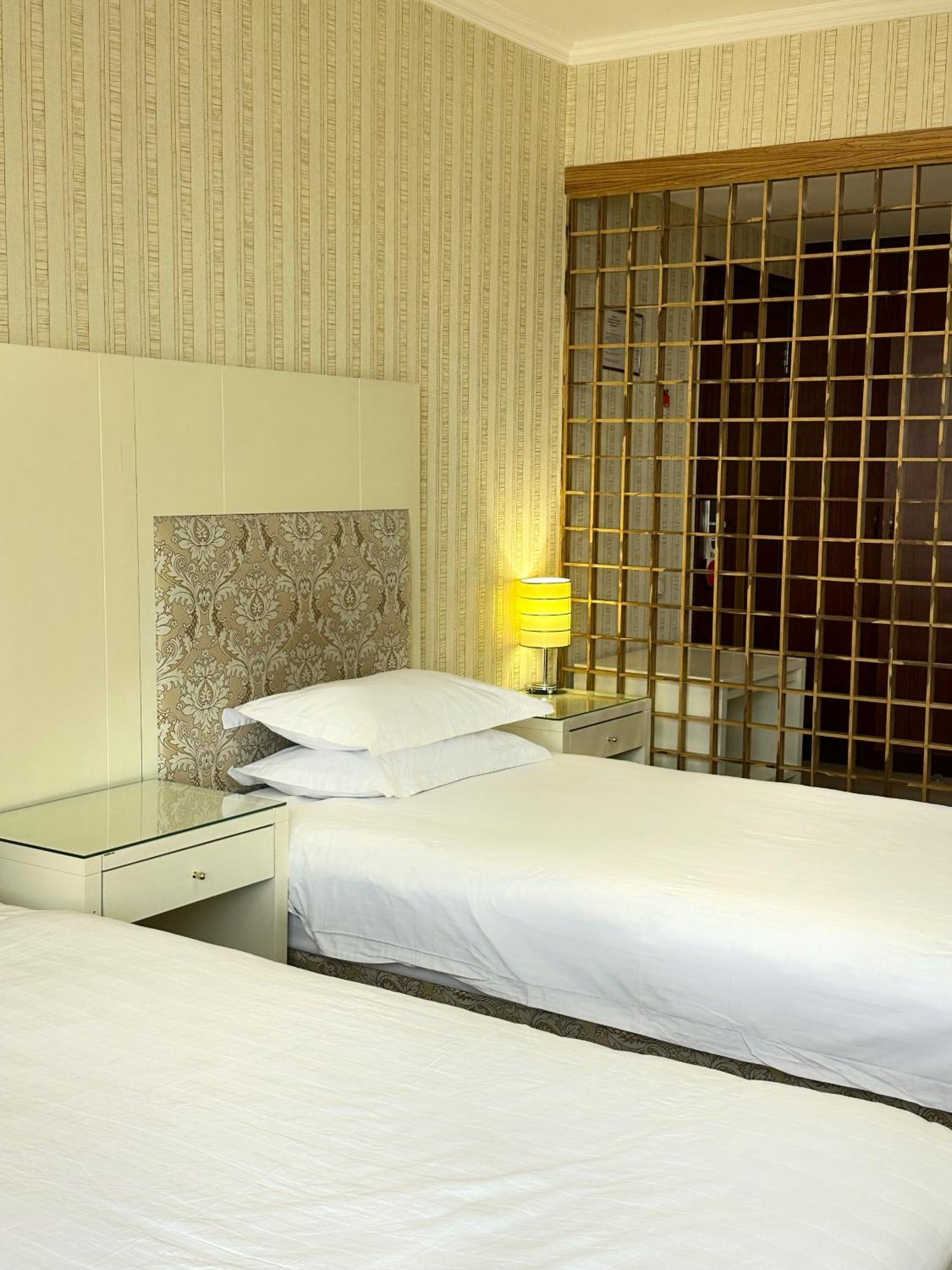 G Empire Hotel Asztana Kültér fotó