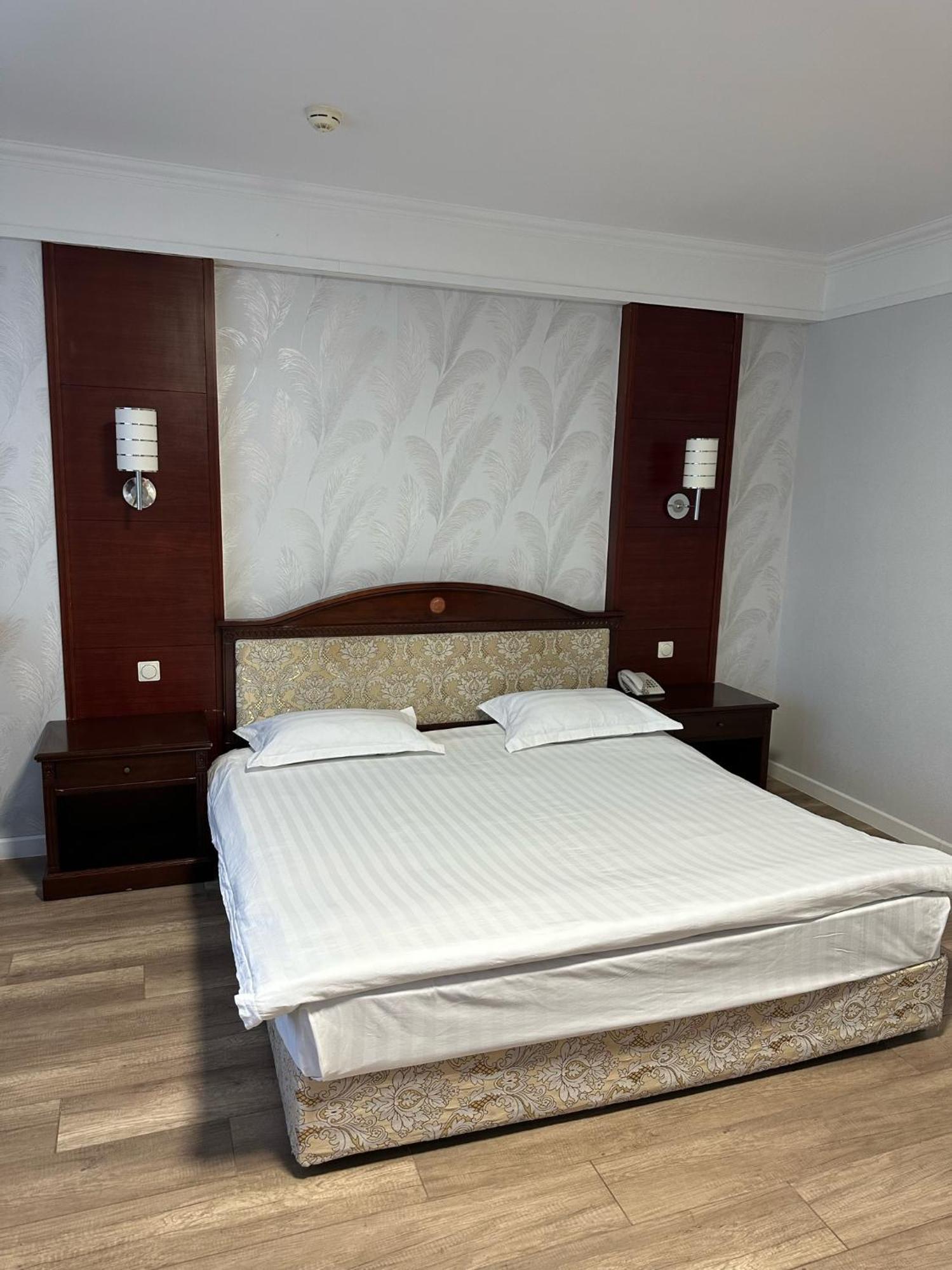 G Empire Hotel Asztana Kültér fotó